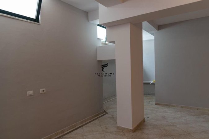 Tirane, jepet me qera magazine Kati -1, 202 m² 750 € (21 DHJETORI)