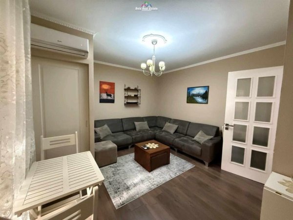 Tirane, jepet me qera apartament 2+1 Kati 2, 80 m² 500 € (don bosko)
