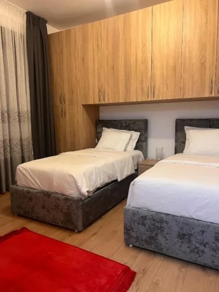 Tirane, jepet me qera apartament 1+1 Kati 2, 60 m² 600 € (Selit)