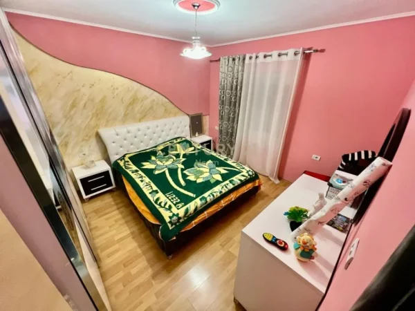 Tirane, jepet me qera apartament 3+1+Aneks+Ballkon Kati 4, 120 m² 580 € (Neom108830)