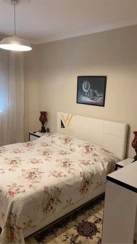 Tirane, shitet apartament 2+1+Ballkon Kati 2, 78 m² 225.000 € (RRUGA E DURRESIT)
