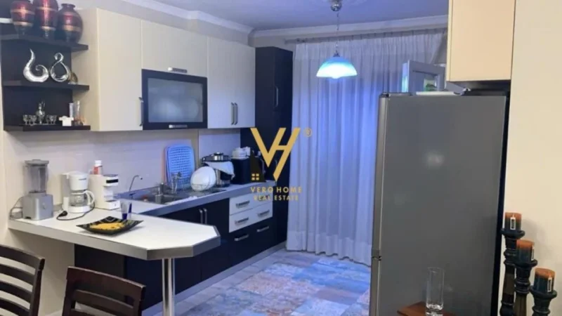 Tirane, shitet apartament 2+1+Ballkon Kati 2, 78 m² 225.000 € (RRUGA E DURRESIT)