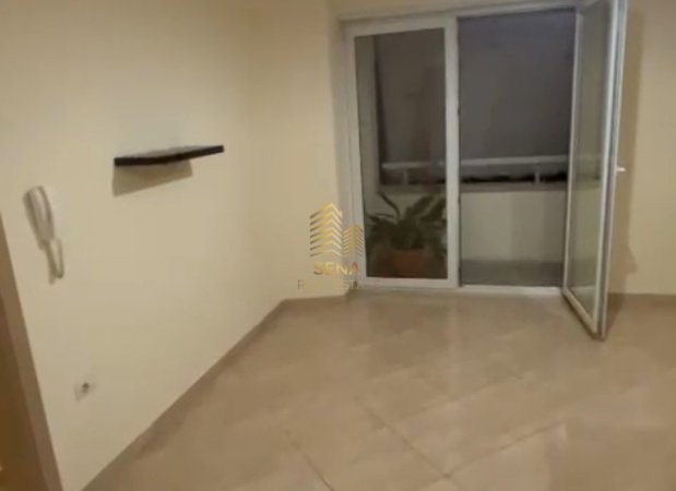 Tirane, jepet me qera apartament 1+1 Kati 2, 57 m² 500 € (Rruga Fadil Rada)