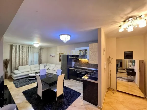 Tirane, jap me qera apartament 2+1 Kati 4, 100 m² 650 € (Neom108725)