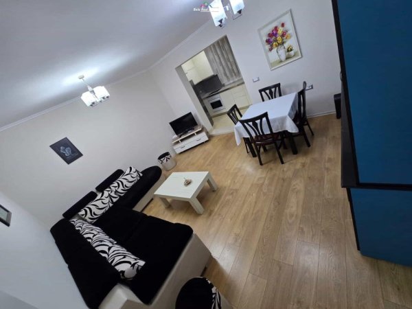 Tirane, jepet me qera apartament 1+1+Ballkon Kati 4, 70 m² 550 € (vasil shanto)