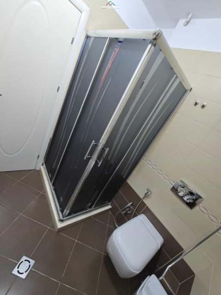 Tirane, jepet me qera apartament 1+1+Ballkon Kati 4, 70 m² 550 € (vasil shanto)