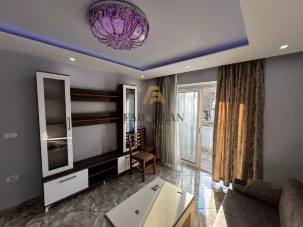 Tirane, shitet apartament 1+1 Kati 2, 57 m² 125.000 € (Shkolla e Bashkuar)