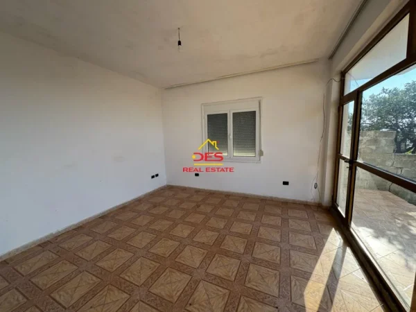 Vlore, shitet shtepi 3+1+Ballkon Kati 0, 123 m² 320.000 € (Rruga Dhimitër Konomi)