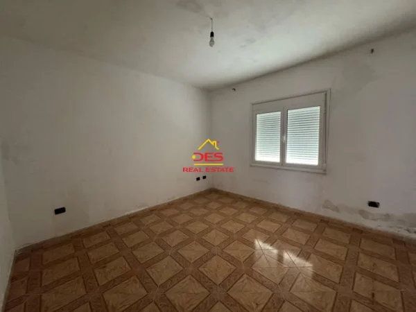 Vlore, shitet shtepi 3+1+Ballkon Kati 0, 123 m² 320.000 € (Rruga Dhimitër Konomi)
