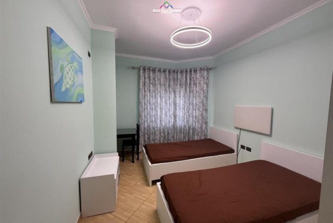 tirane jepet me qera apartament 2+1 Kati 3, 90 m² 650 € (don bosko)