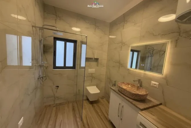 tirane jepet me qera apartament 2+1 Kati 3, 90 m² 650 € (don bosko)