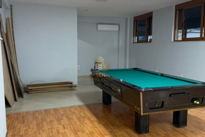 Tirane, jepet me qera ambjent biznesi Kati 0, 200 m² 2.000 € (Rruga Bill Klinton)