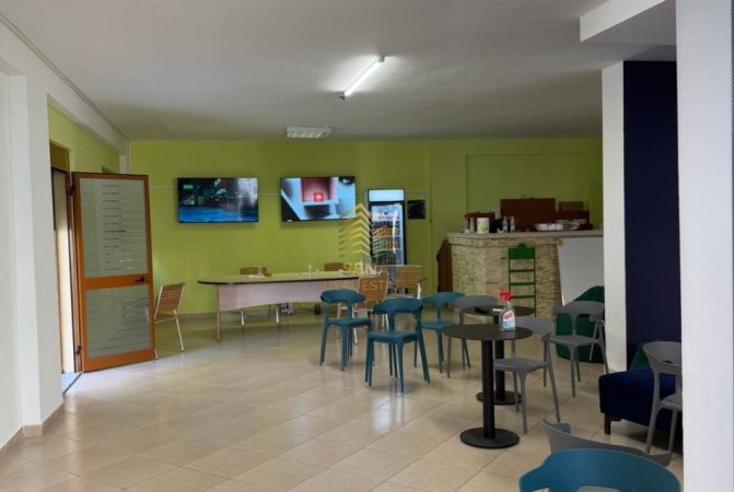 Tirane, jepet me qera ambjent biznesi Kati 0, 200 m² 2.000 € (Rruga Bill Klinton)
