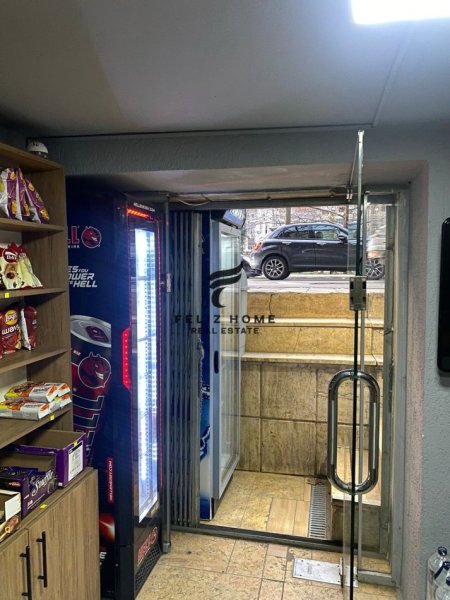 Tirane, jepet me qera dyqan Kati 0, 17 m² 350 € (BULEVARDI GJERGJ FISHTA)
