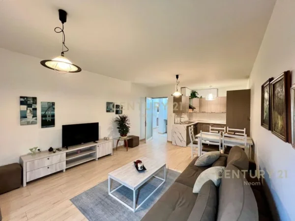 Tirane, jap me qera apartament 2+1+2+ 2 POST PARKIMI , 120 m² 850 € (Komuna e Parisit)