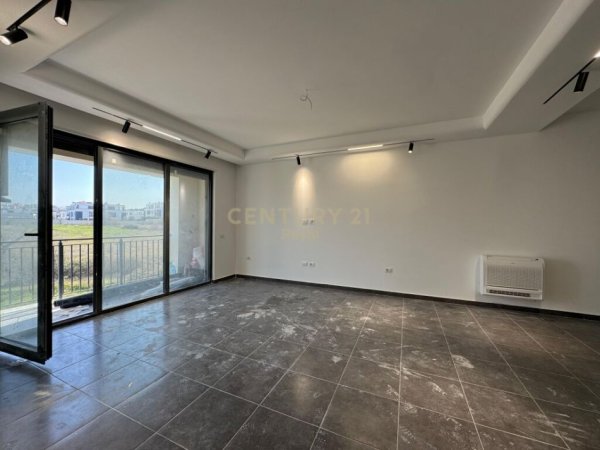 Tirane, shes apartament 3+1+2 , 147 m² 286.650 € (Liqeni i Thatë)