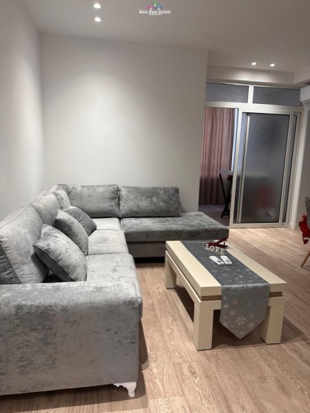 Tirane, jepet me qera apartament 2+1+Ballkon Kati 2, 90 m² 600 € (don bosko)