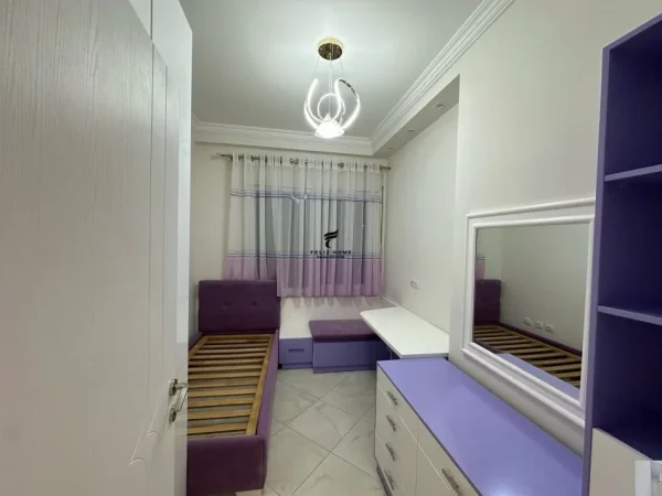 Tirane, shitet apartament 3+1+Ballkon Kati 3, 113 m² 227.000 € (LOQENI I THATE)