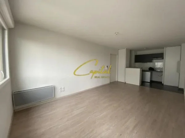 Tirane, jepet me qera zyre Kati 1, 80 m² 1.150 € (QENDER)