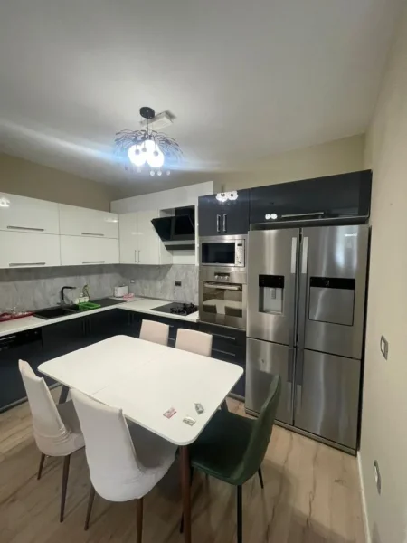Tirane, jepet me qera apartament 3+1 Kati 6, 135 m² 1.200 € (Kopshti Zoologjik)
