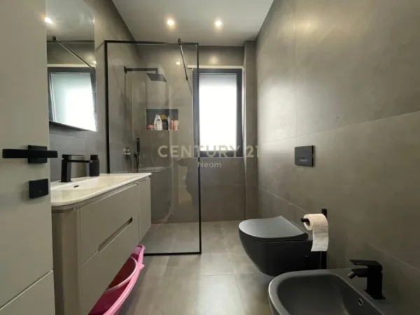 Tirane, shitet apartament 2+1+Aneks+Ballkon Kati 2, 121 m² 350.000 € (Neom108789)