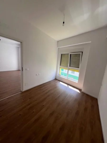 Tirane, shitet apartament 1+1 , 61 m² 100.000 € (Ali Demi)