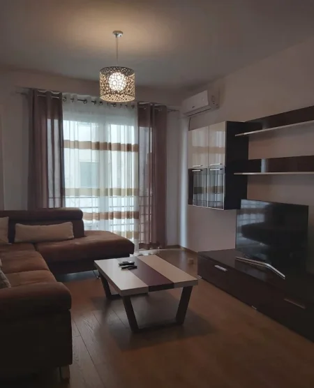 Tirane, jepet me qera apartament 2+1+Ballkon Kati 3, 85 m² 600 € (Kodra e Diellit prane Market Cok ( rruga Bill Klinton))
