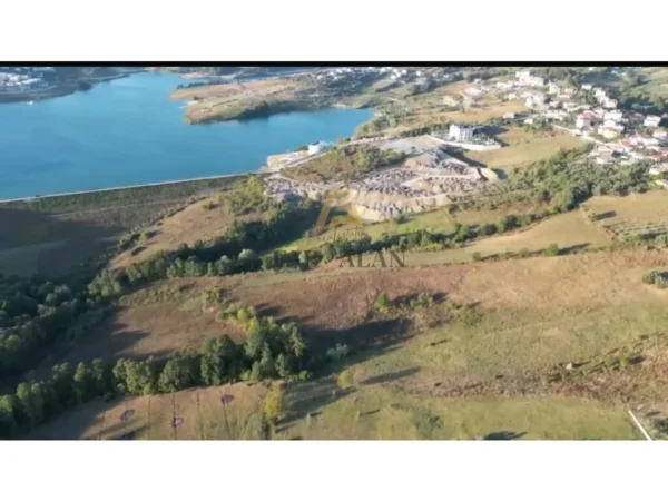 Tirane, shitet toke , 35.000 m² 5.775.000 € (Farke)