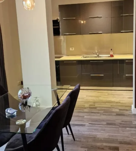 Tirane, shitet apartament 2+1 Kati 4, 102 m² 250.000 € (Liqeni i Thate)