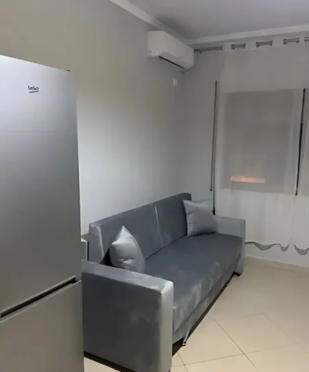 Tirane, jepet me qera apartament 2+1 Kati 5, 85 m² 700 € (Myslym Shyri)