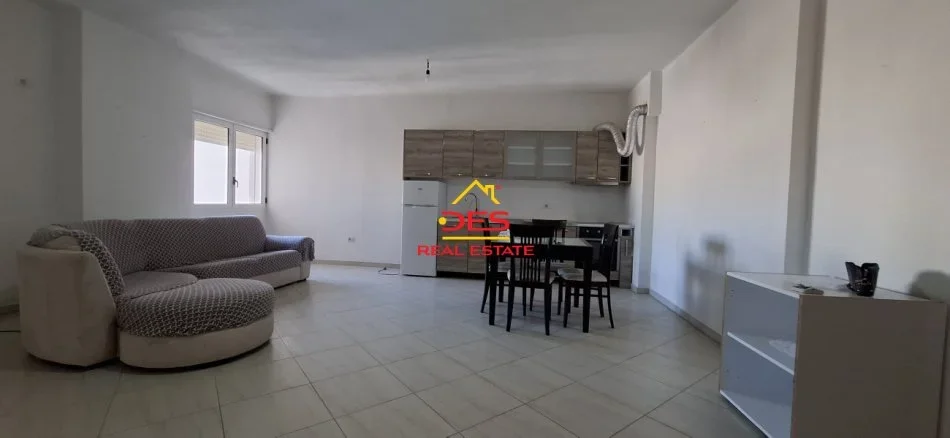 Vlore, shitet apartament 2+1+Ballkon Kati 5, 114 m² 148.000 € (Rruga Hasan Kushta)