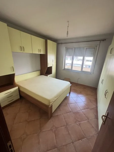 Tirane, shitet apartament 3+1+Ballkon , 140 m² (Komuna e parisit)