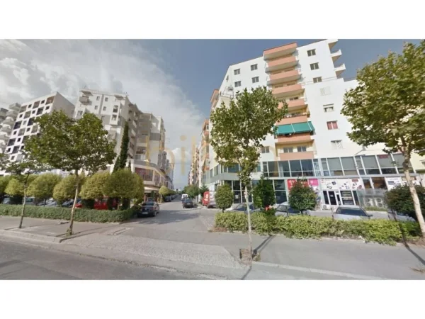 Tirane, shitet ambjent biznesi Kati 1, 140 m² 100.000 € (Kthesa e Kamzes, Tirane)