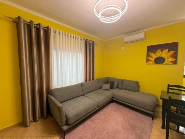 Tirane, jepet me qera apartament 2+1 Kati 3, 95 m² 700 € (Don bosko)