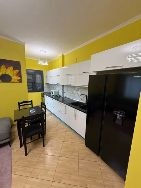Tirane, jepet me qera apartament 2+1 Kati 3, 95 m² 700 € (Don bosko)