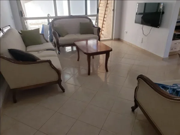 Tirane, jepet me qera apartament 1+1+Aneks+Ballkon Kati 2, 141 m² 550 € (Fusha e Aviacionit)