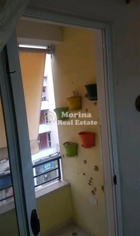 Tirane, jepet me qera apartament 1+1 , 54 m² 350 € (Yzberisht)