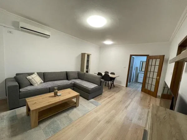 Tirane, shitet apartament 2+1 , 120 m² 420.000 € (Bllok)