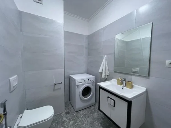 Tirane, shitet apartament 2+1 , 120 m² 420.000 € (Bllok)