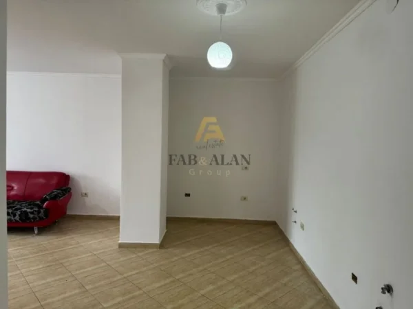 Tirane, shitet apartament 1+1 Kati 2, 79 m² 89.000 € (Fresku)