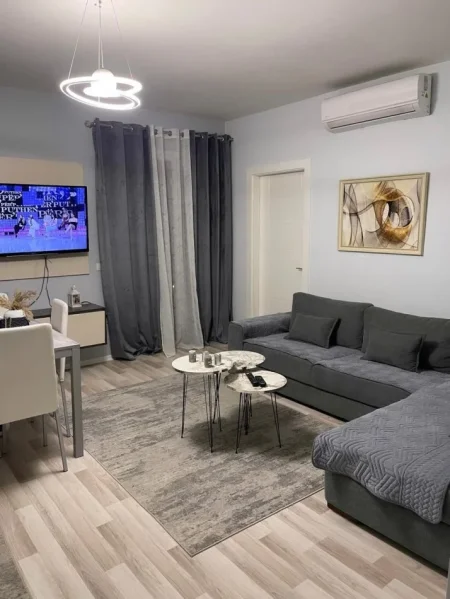 Tirane, shes apartament 1+1 Kati 7, 62 m² (Apartament 1+1+ballkon)