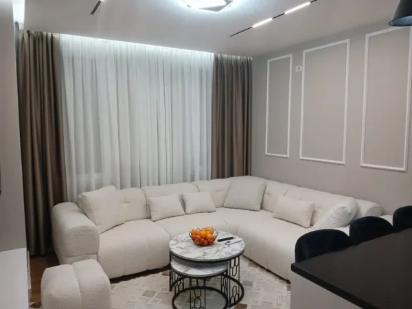 Tirane, jepet me qera apartament 2+1 Kati 1, 80 m² 650 € (Ish Fusha e Aviacionit)