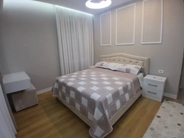 Tirane, jepet me qera apartament 2+1 Kati 1, 80 m² 650 € (Ish Fusha e Aviacionit)