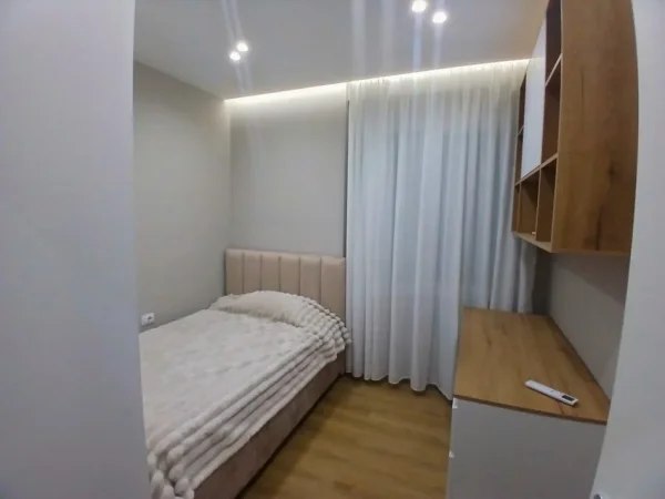 Tirane, jepet me qera apartament 2+1 Kati 1, 80 m² 650 € (Ish Fusha e Aviacionit)