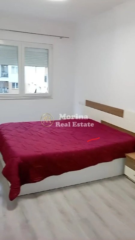 Tirane, jepet me qera apartament 1+1 Kati 4, 70 m² 550 € (Oxhaku)