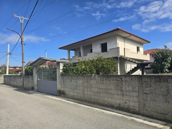 Fier, shes Vile 2 Katshe , 257 m² (Sheq i Madh)