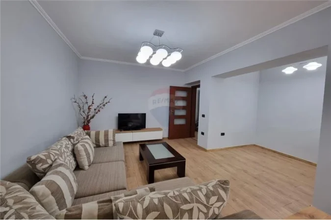 Tirane, jepet me qera apartament 1+1 Kati 1, 69 m² 650 € (Myslym Shyri)