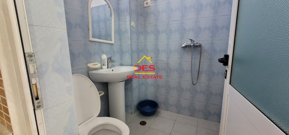 Vlore, jepet me qera dhome ne plazh 2 Katshe , 13.000 € (Rruga Dhimitër Konomi)