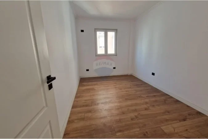 shitet , 86 m² 160.000 € (Shitet apartament 2+1 tek Report Tv)