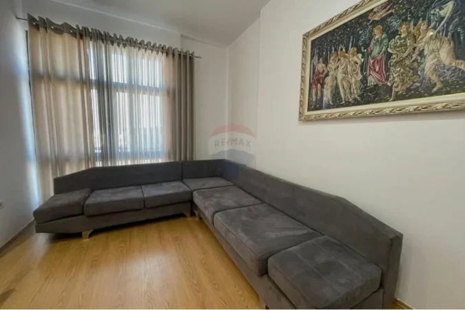 Tirane, jepet me qera apartament 1+1 Kati 9, 85 m² 400 € (Astir)